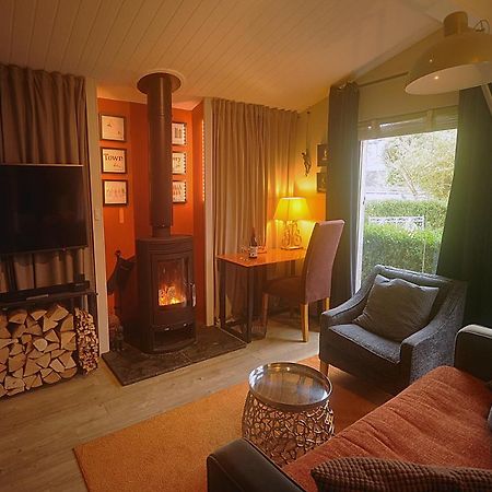 The Cabin Челтенхам Экстерьер фото